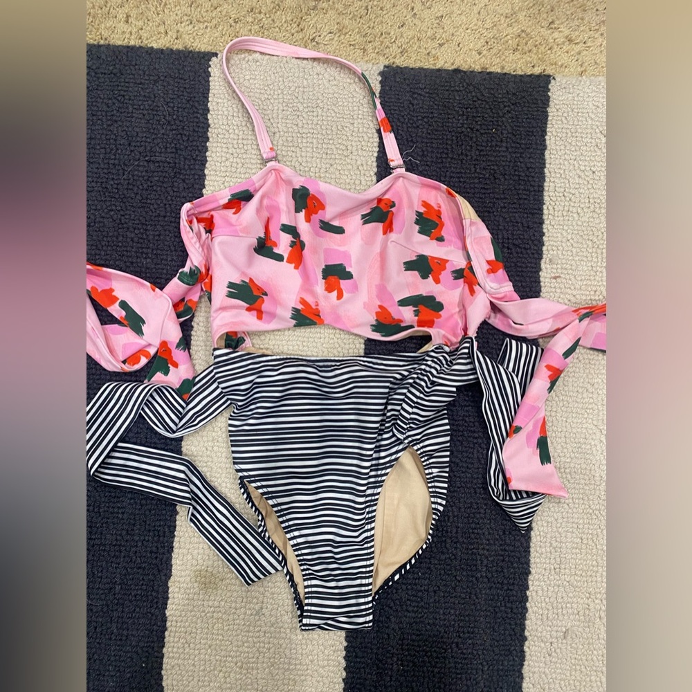 Albion Fit One Piece Cut Out Swim Suit Size XS